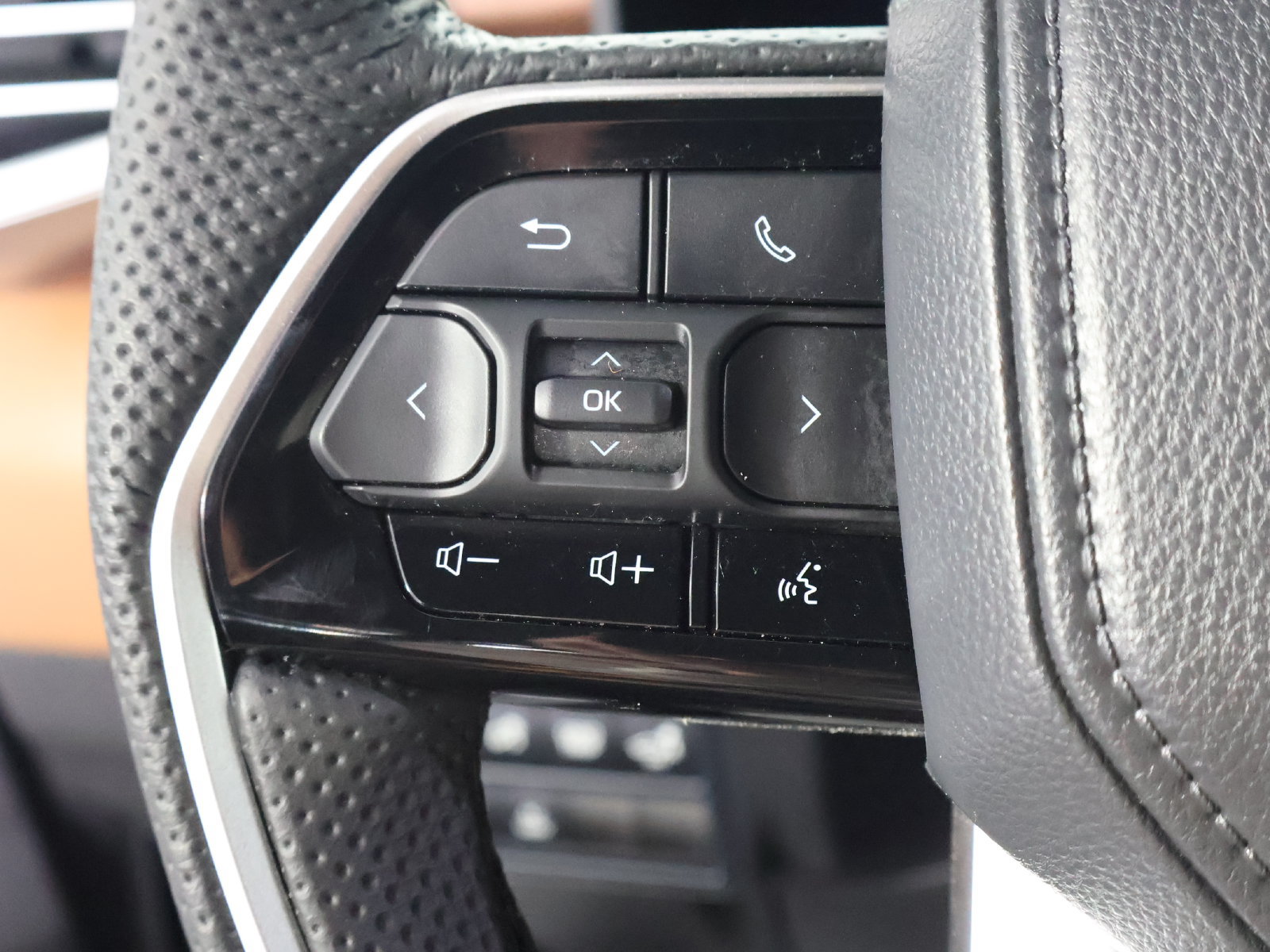 Used 2025 Toyota Tundra 1794 Edition AWD/4WD image 37
