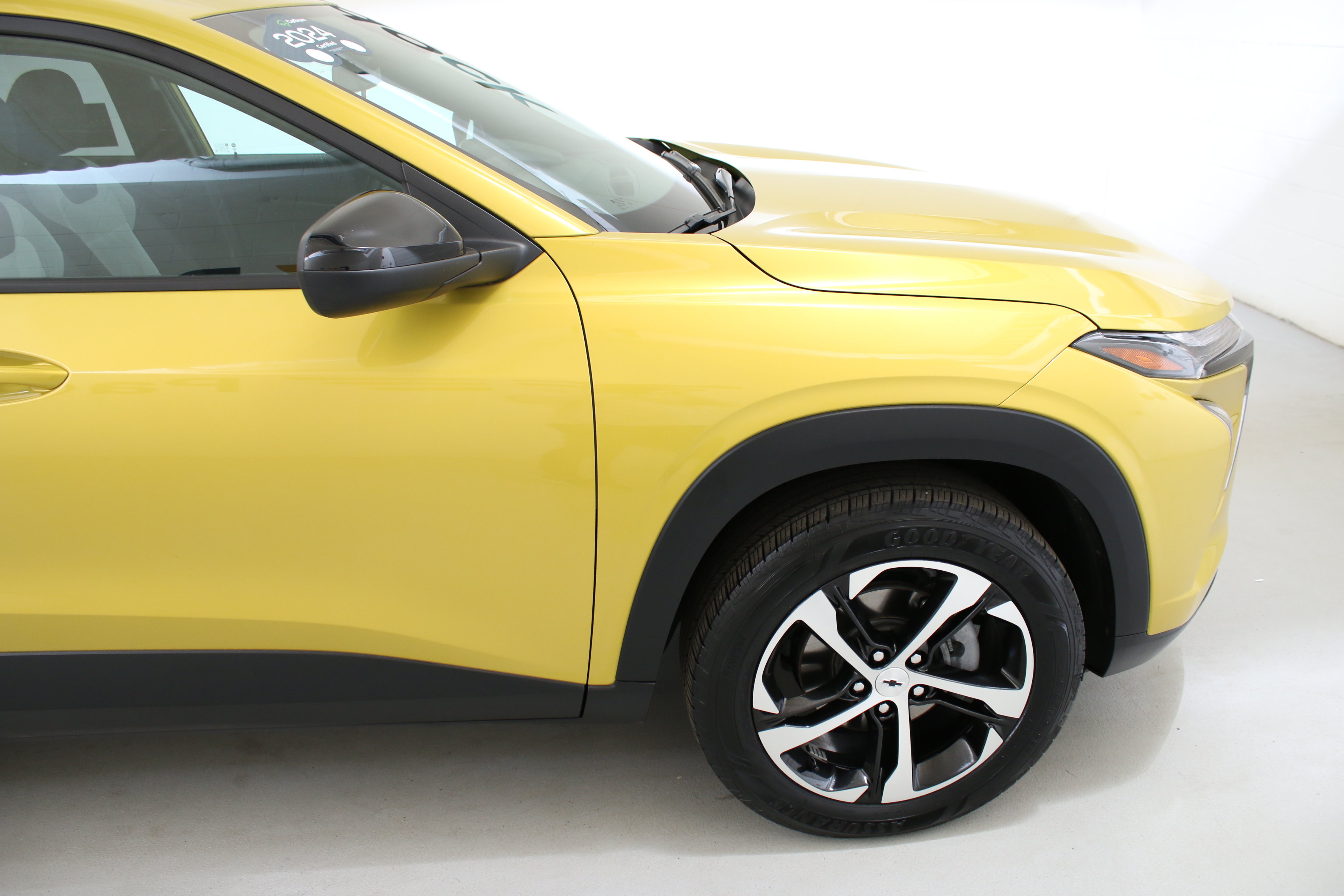 Certified 2024 Chevrolet Trax RS w/ Sunroof Package FWD image 11