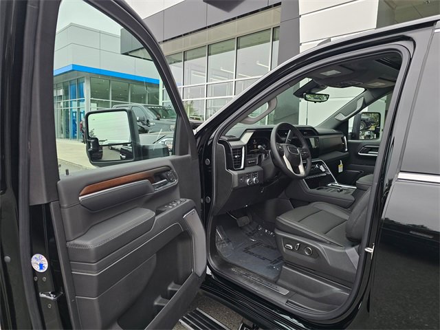 New 2025 GMC Sierra 3500 Denali w/ Denali Reserve Package image 21