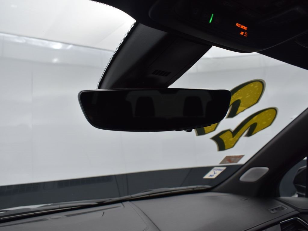 Used 2022 Cadillac XT6 Premium Luxury w/ Technology Package image 21