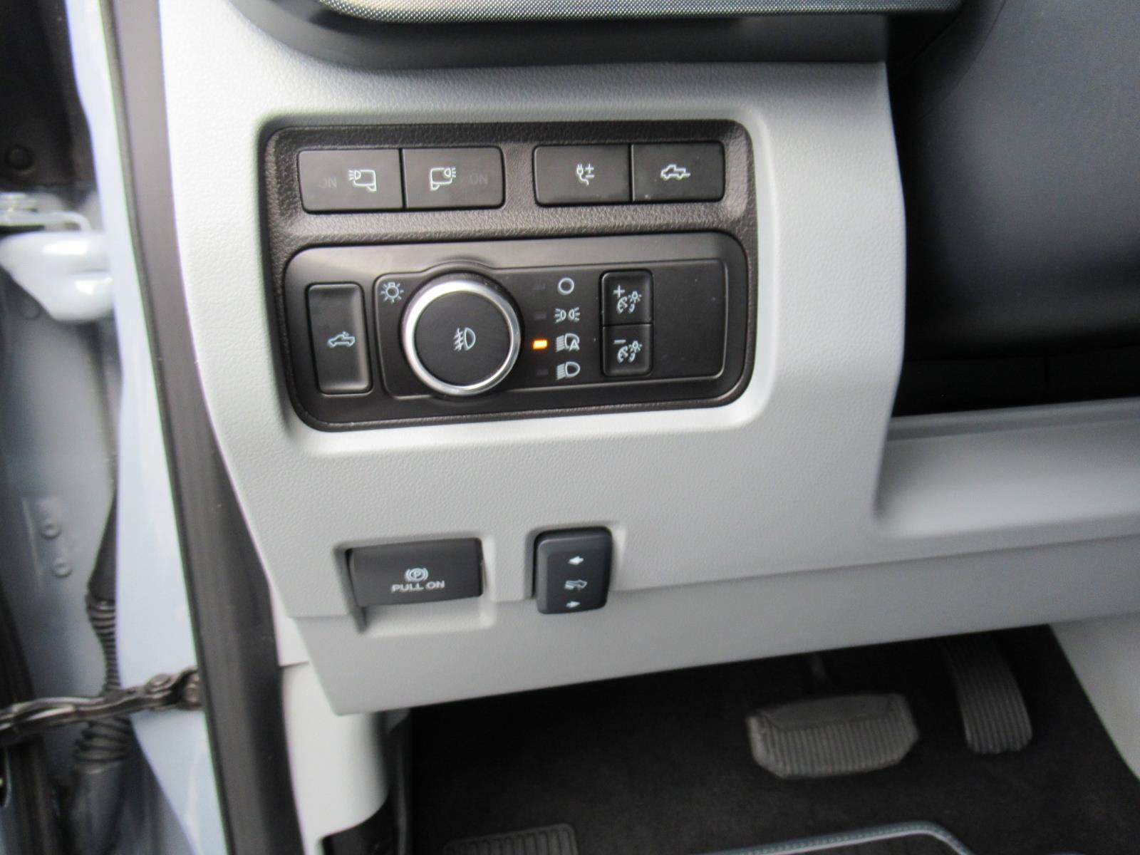 Used 2024 Ford F250 Limited w/ FX4 Off-Road Package AWD/4WD image 17