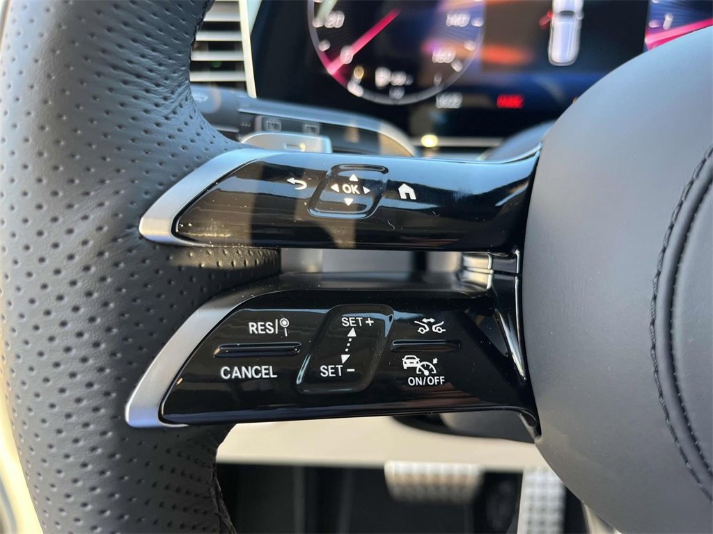 Used 2025 Mercedes-Benz GLS 450 4MATIC image 16