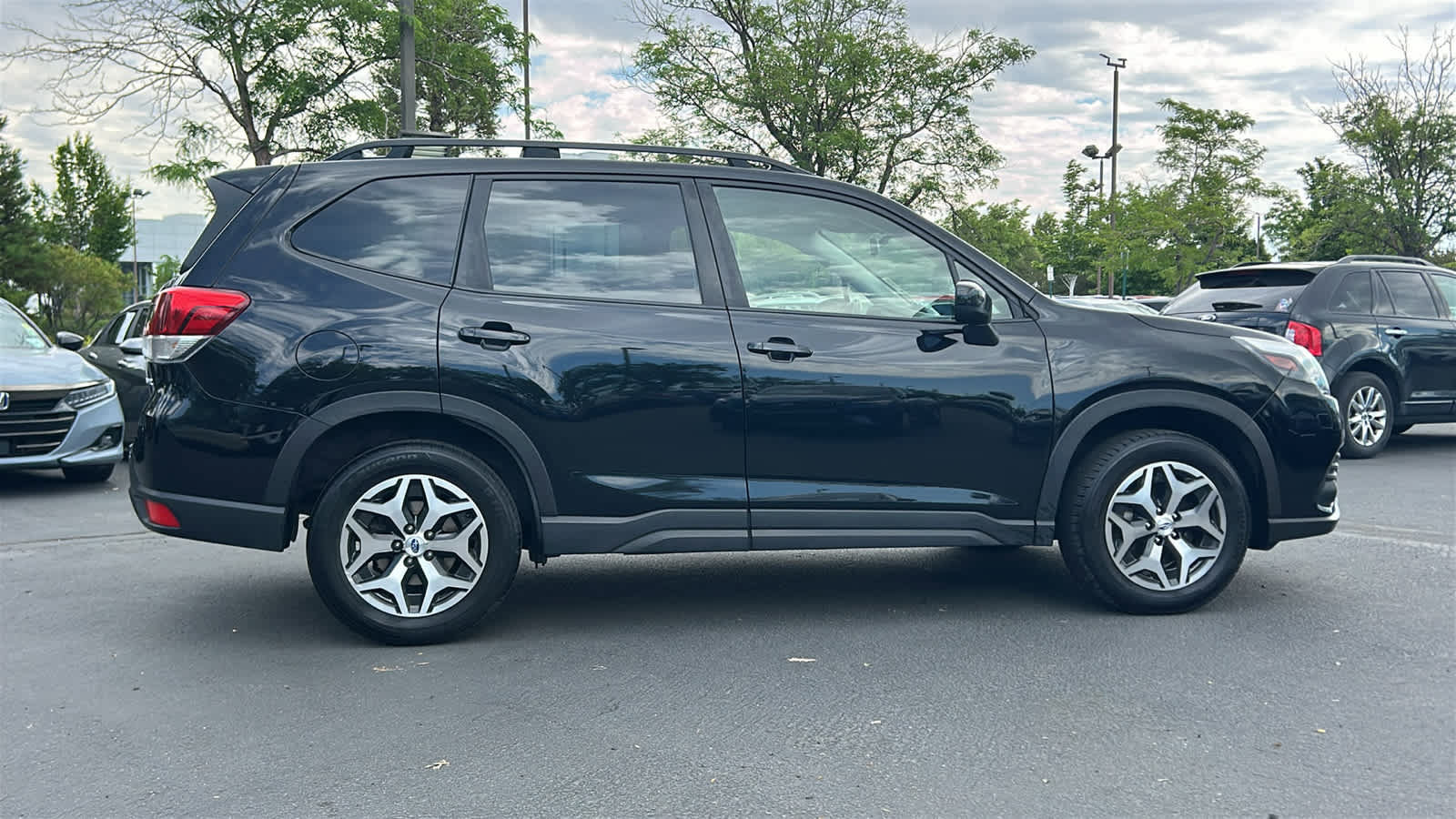 Certified 2023 Subaru Forester Premium AWD/4WD image 5