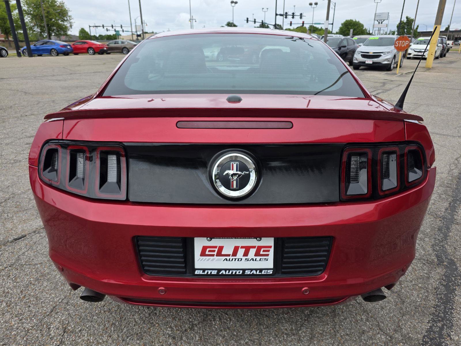 Used 2013 Ford Mustang Premium RWD image 6