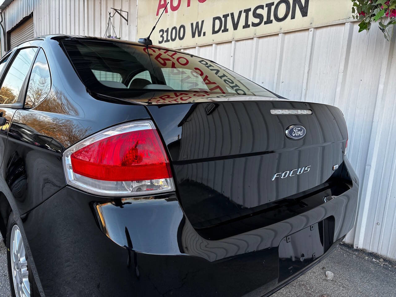 Used 2010 Ford Focus SE image 8