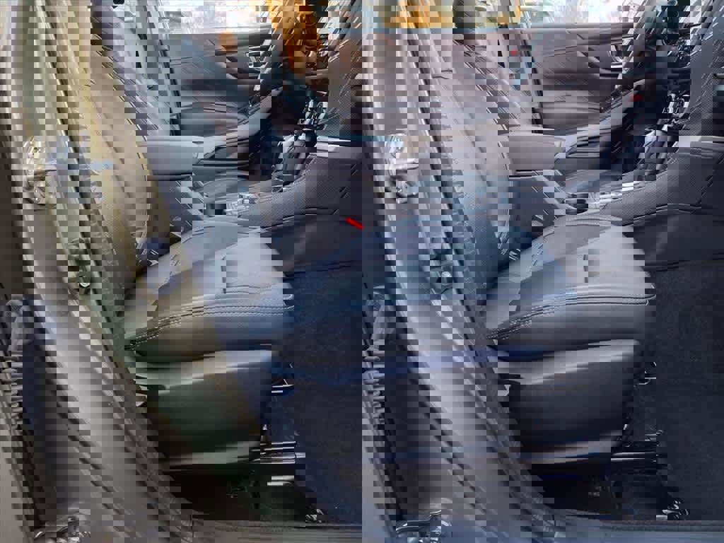 Used 2022 Subaru Forester Limited image 21