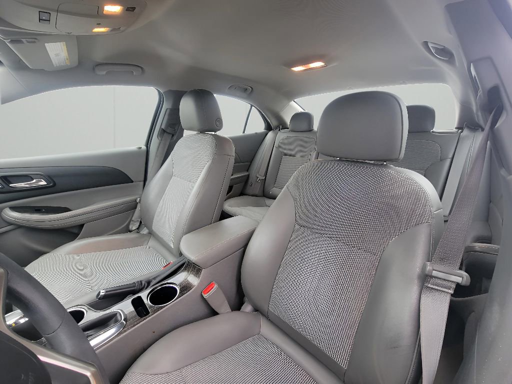 Used 2016 Chevrolet Malibu LT image 10