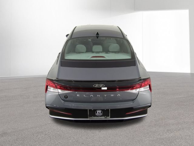 New 2026 Hyundai Elantra SEL Sport Premium FWD image 35