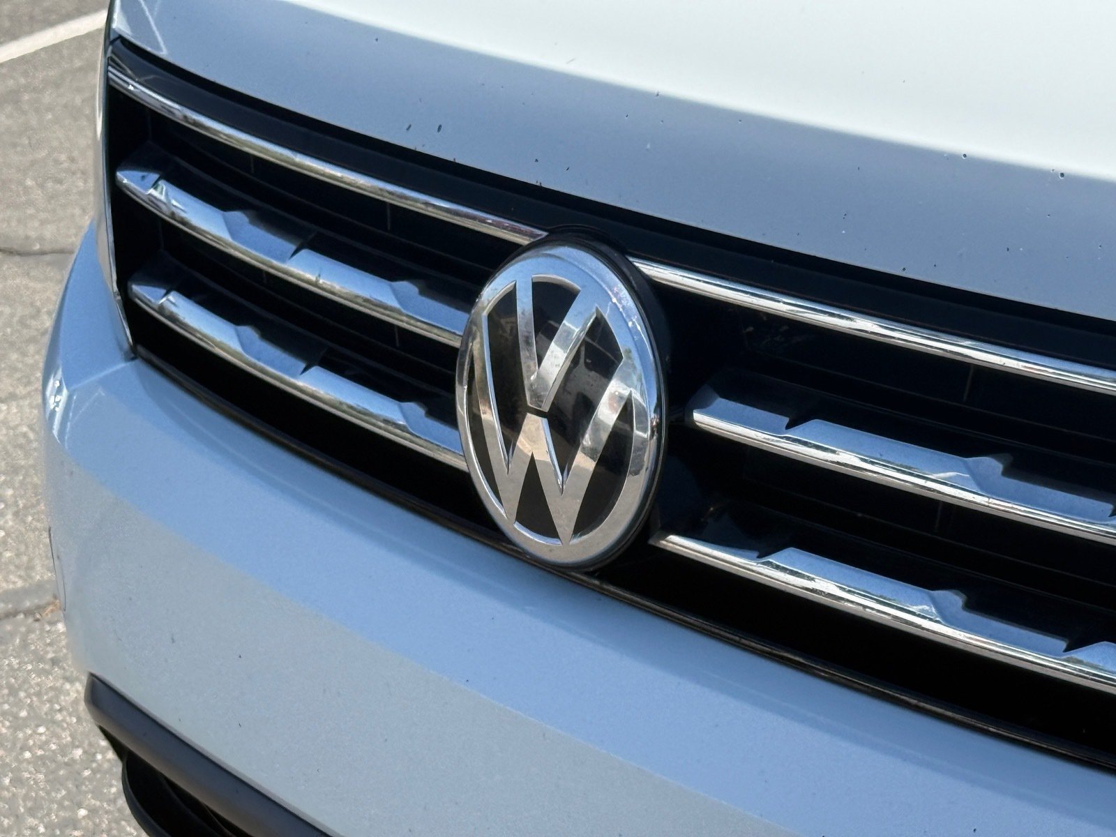 Used 2021 Volkswagen Tiguan SE w/ Panoramic Sunroof Package FWD image 30