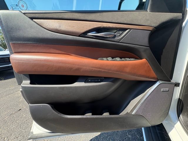 Used 2017 Cadillac Escalade Premium Luxury AWD/4WD image 24