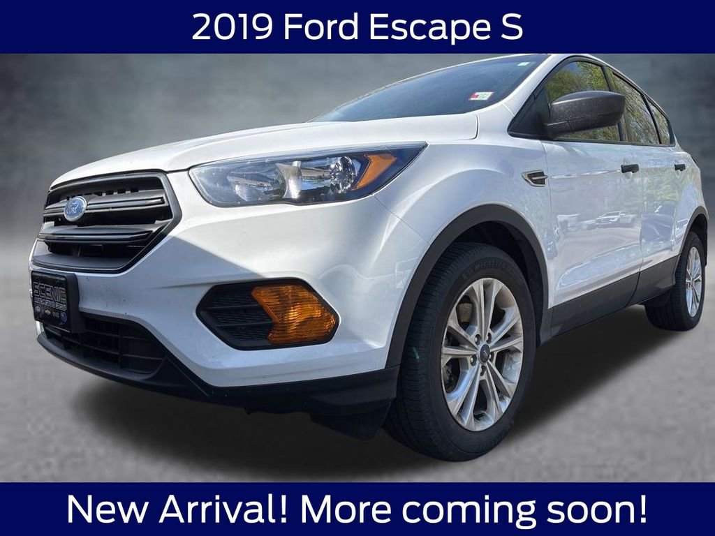 Used 2019 Ford Escape S image 2