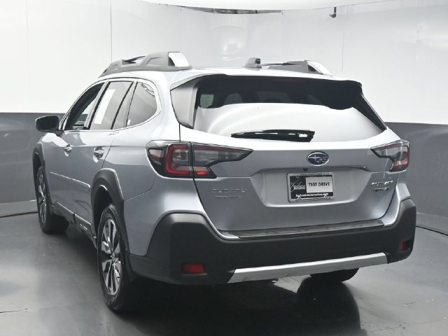 Used 2025 Subaru Outback Touring w/ Popular Package #2 AWD/4WD image 6