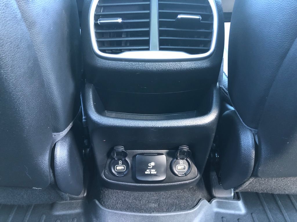 Used 2020 Hyundai Santa Fe Limited image 26