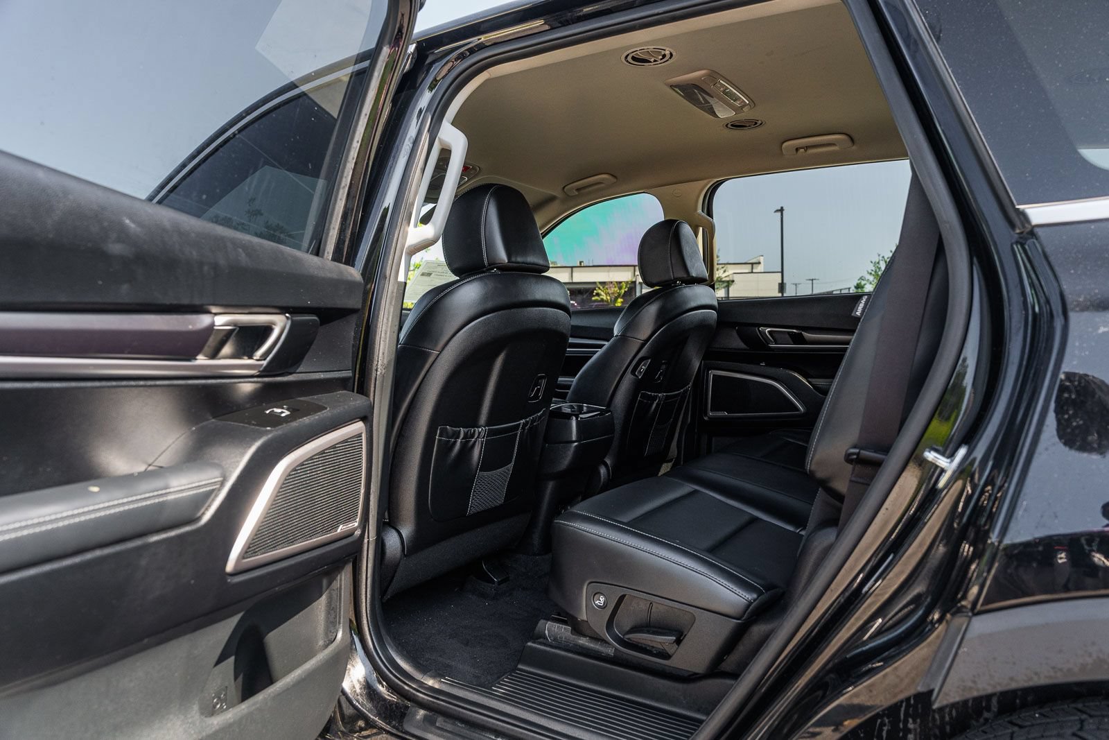 Used 2024 Kia Telluride LX FWD image 16