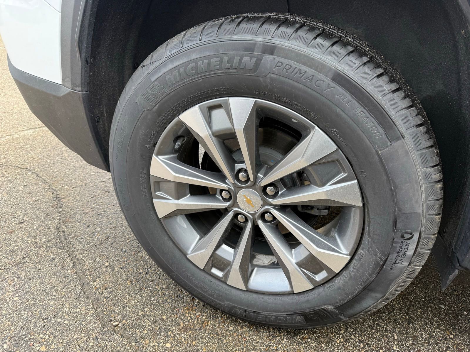 Used 2026 Chevrolet Equinox LT image 9