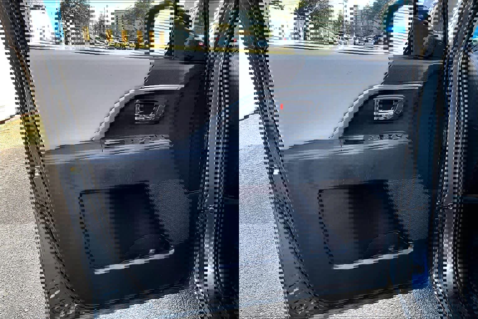 Used 2012 MAZDA MAZDA5 Sport image 21