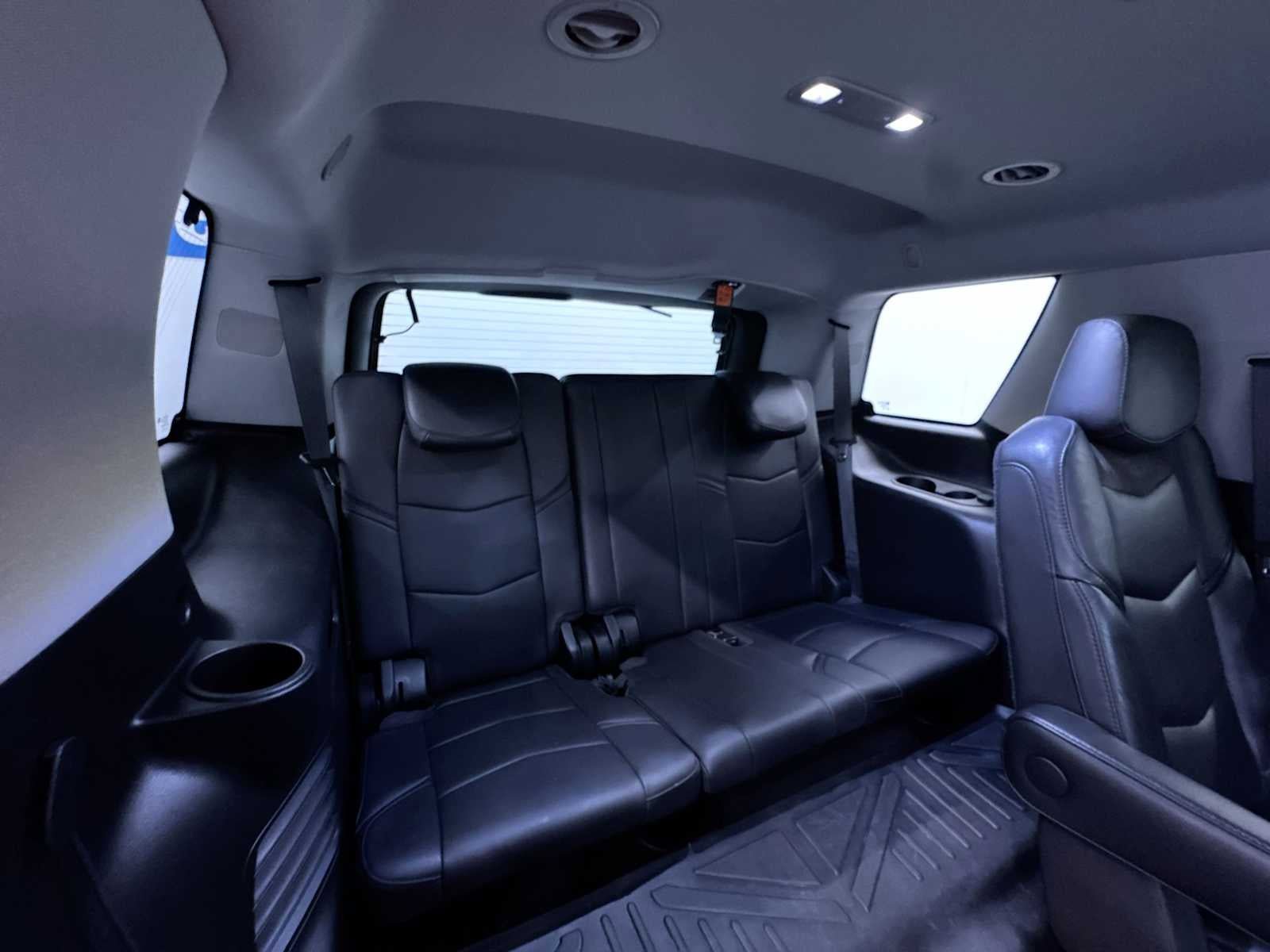 Used 2018 Cadillac Escalade Luxury AWD/4WD image 40