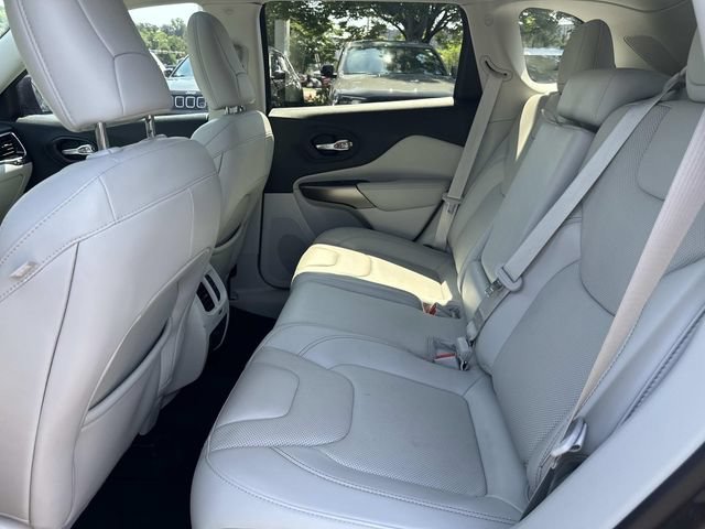 Used 2021 Jeep Cherokee Limited FWD image 17
