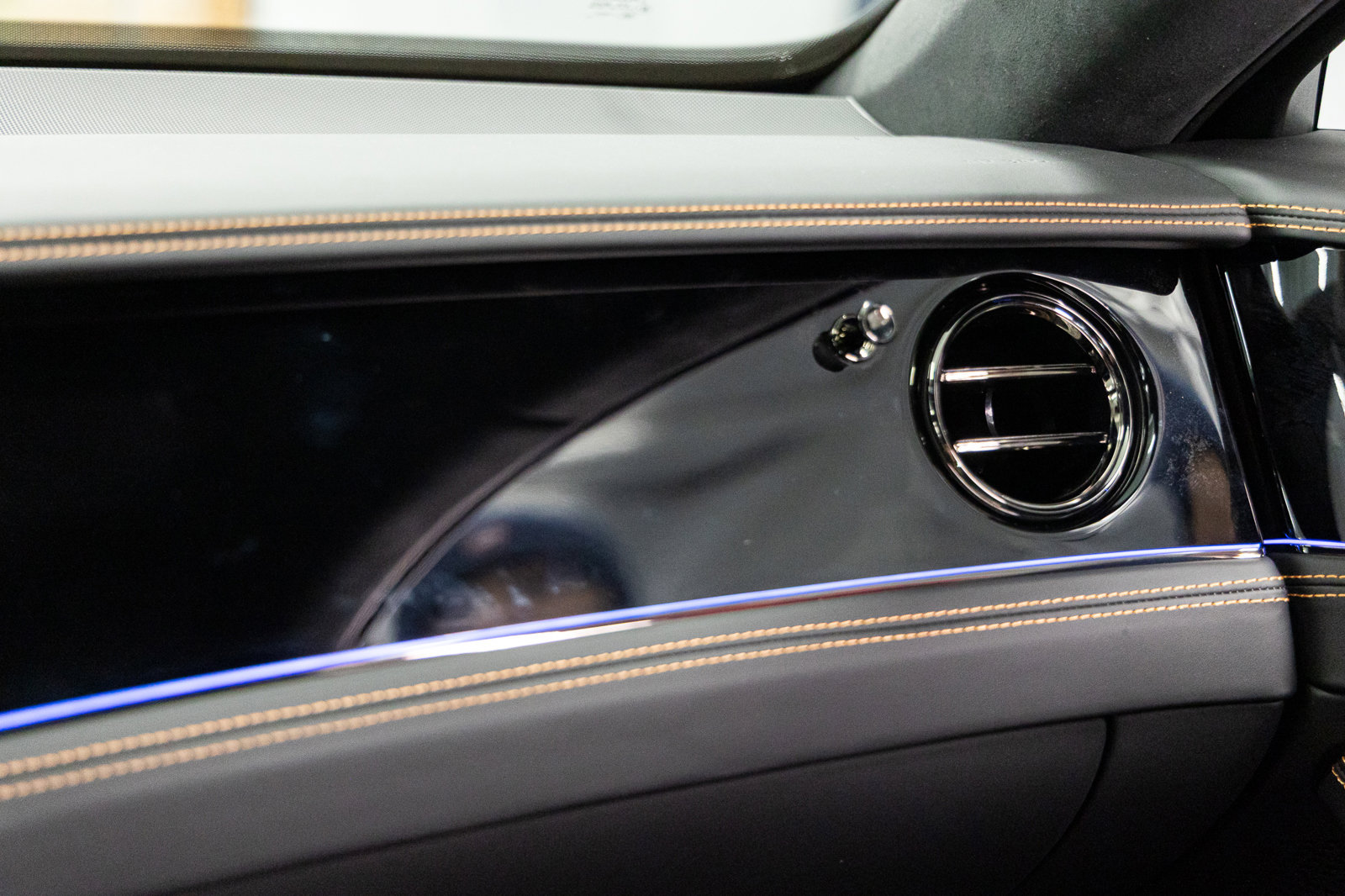 New 2025 Bentley Flying Spur Plug-In Hybrid image 31