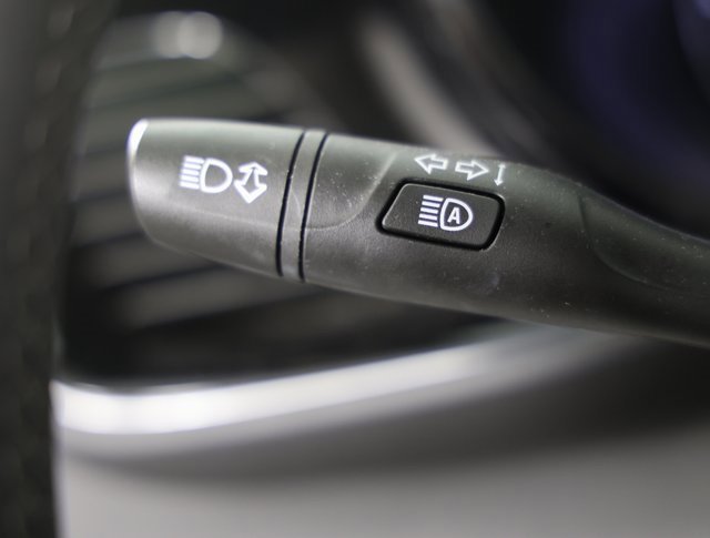 Used 2022 Buick Envision Avenir w/ Technology Package II image 16