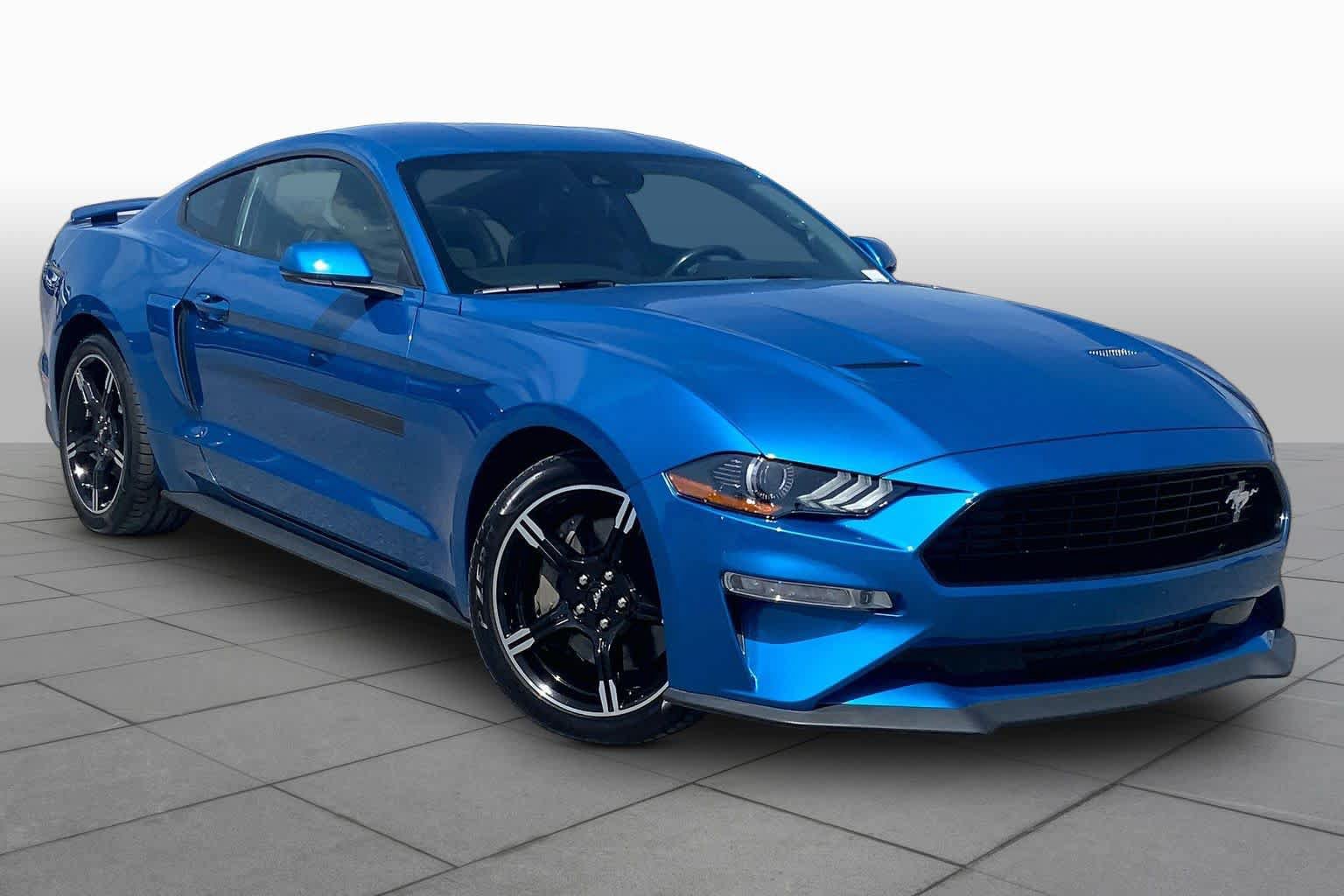 Used 2020 Ford Mustang GT Premium w/ Equipment Group 401A RWD image 3