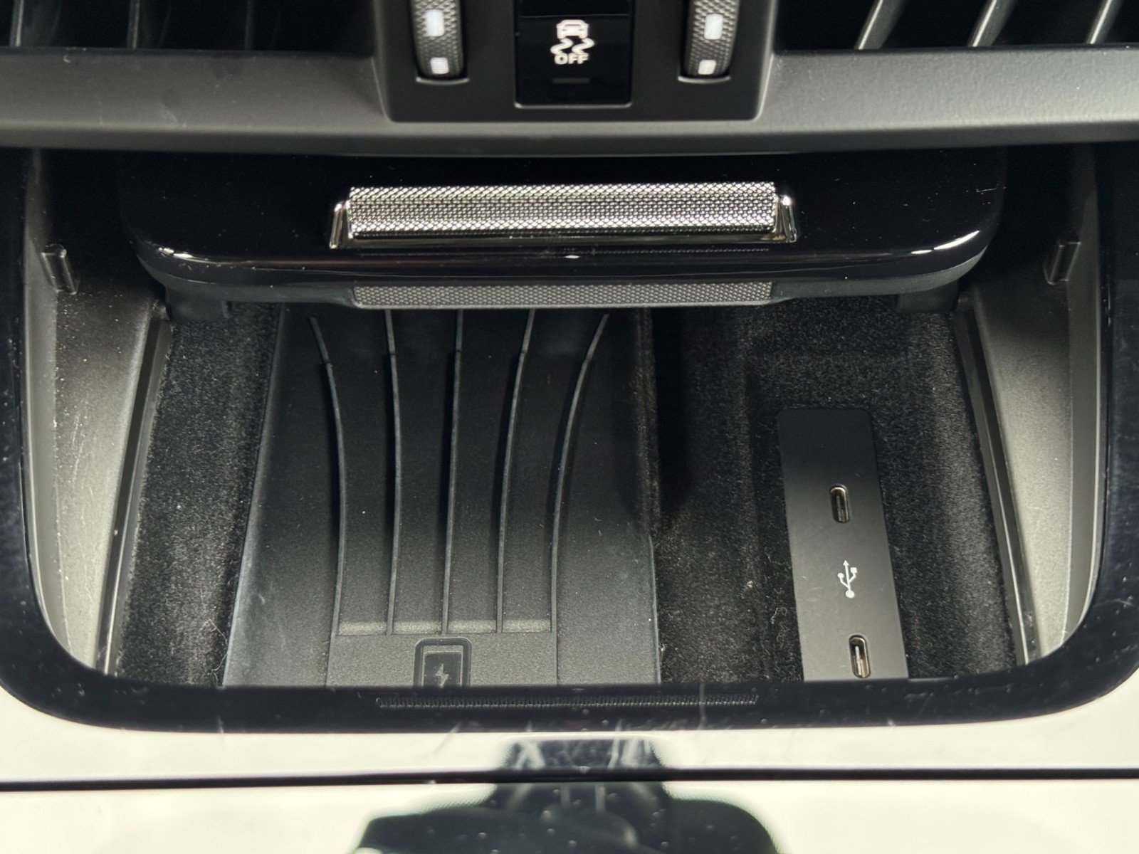Used 2024 Porsche Cayenne AWD/4WD image 33