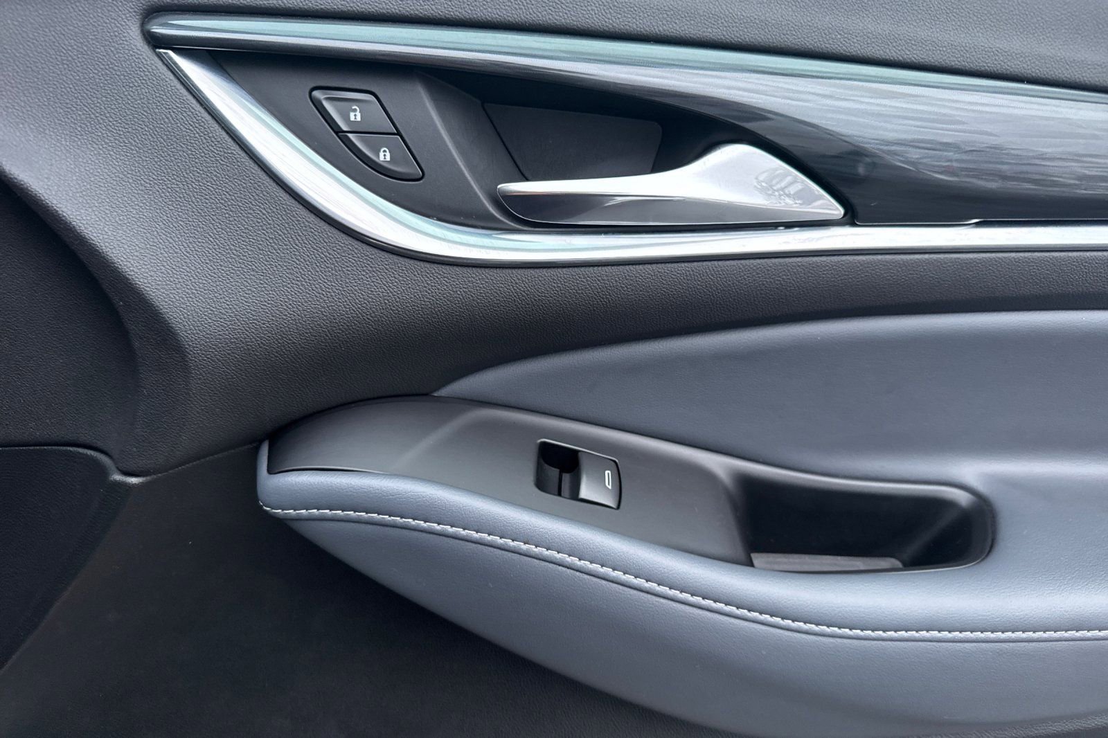 Certified 2023 Buick Enclave Essence image 20