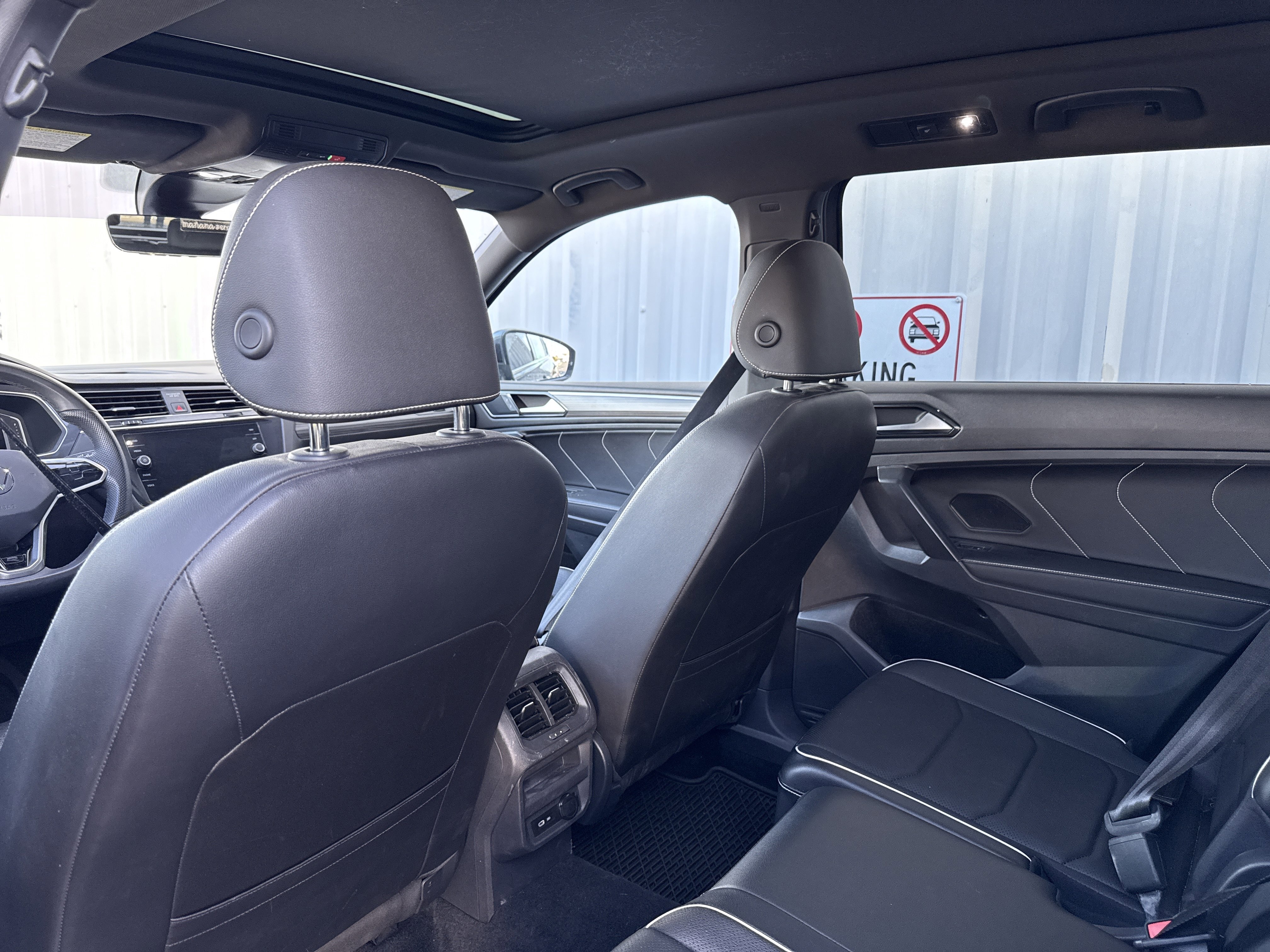 Used 2022 Volkswagen Tiguan SEL R-Line image 24