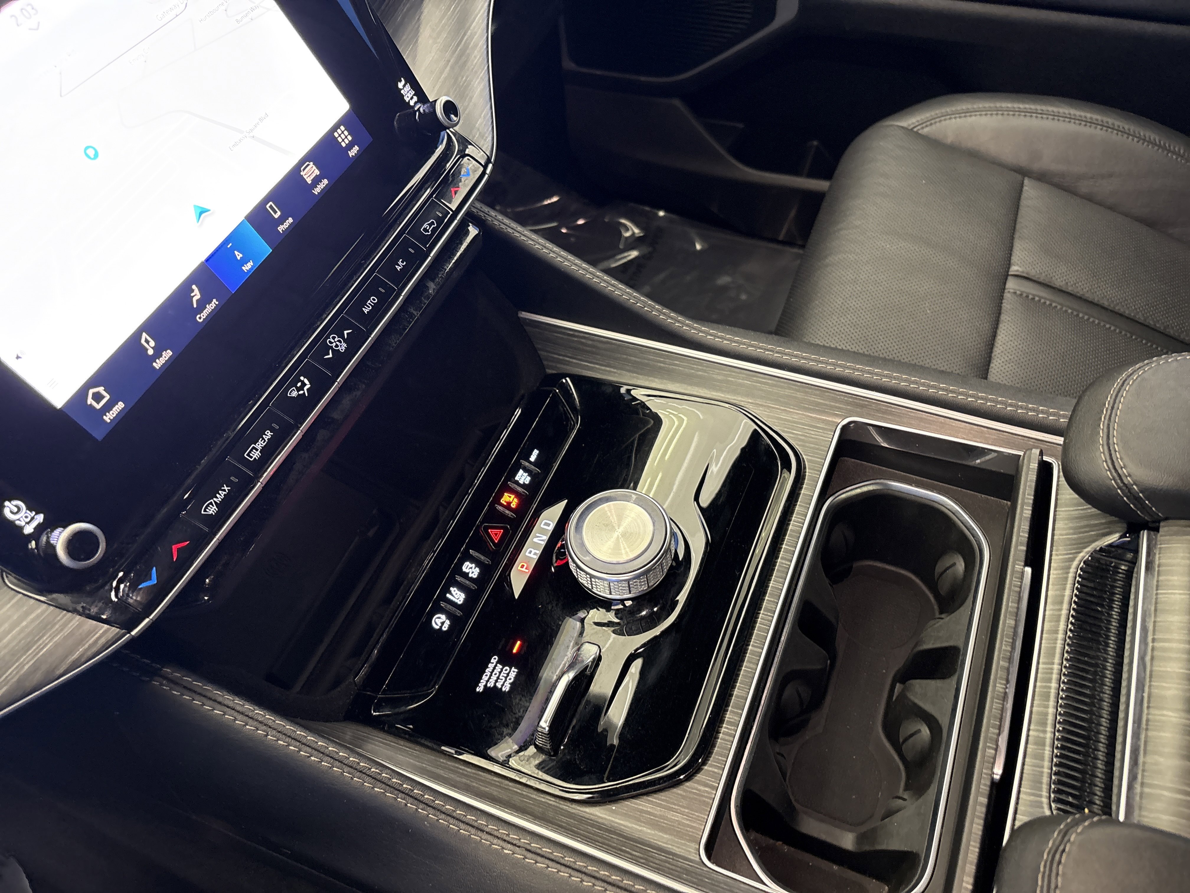 Used 2024 Jeep Wagoneer L Series II w/ Flexible Seating Group image 22