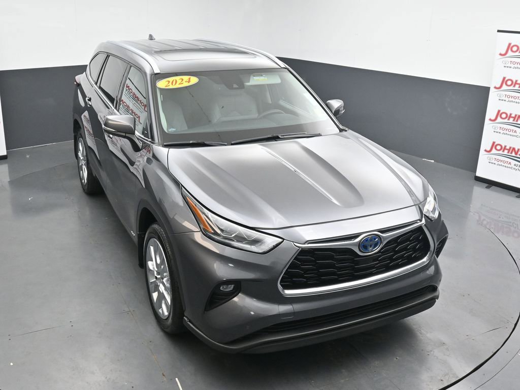 Used 2024 Toyota Highlander Limited AWD/4WD image 30
