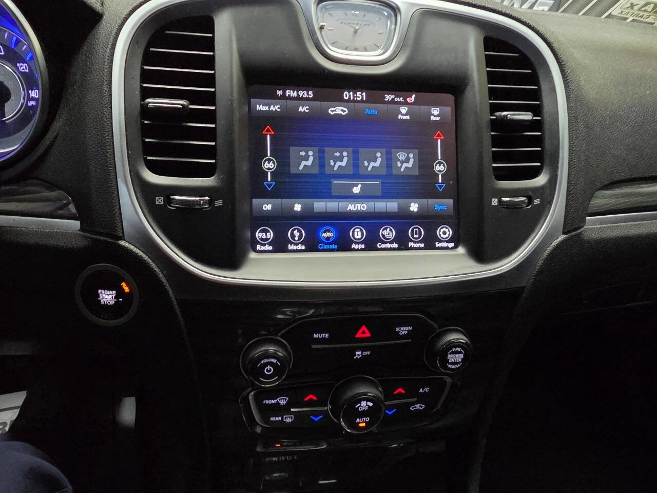 Used 2018 Chrysler 300 Touring L AWD/4WD image 23