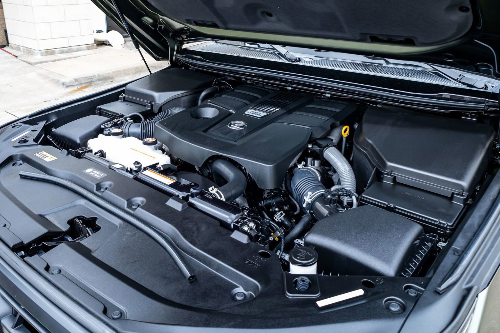 Used 2024 Lexus GX 550 w/ Accessory Package (2T) AWD/4WD image 40