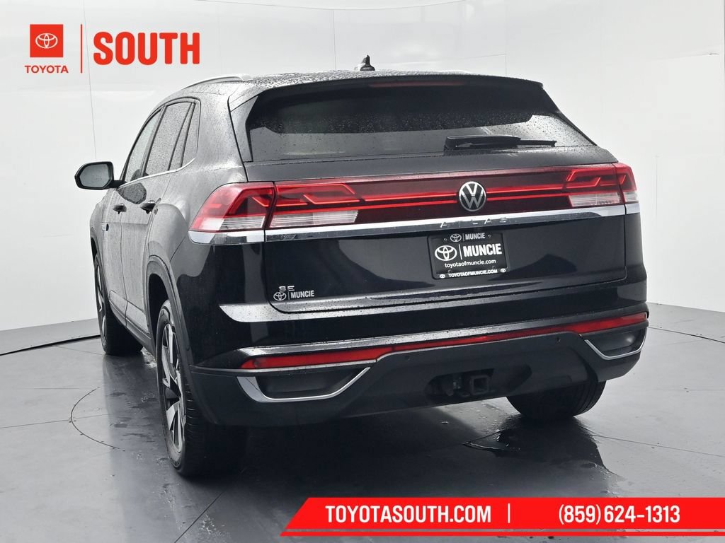 Used 2024 Volkswagen Atlas Cross Sport SE FWD image 6