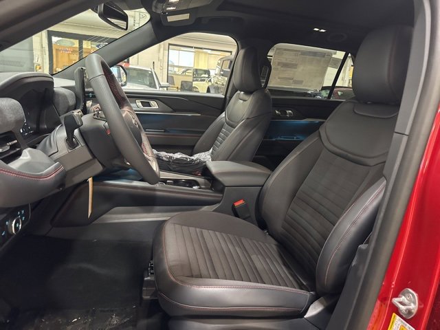 New 2026 Ford Explorer ST-Line w/ ST-Line Street Pack image 9