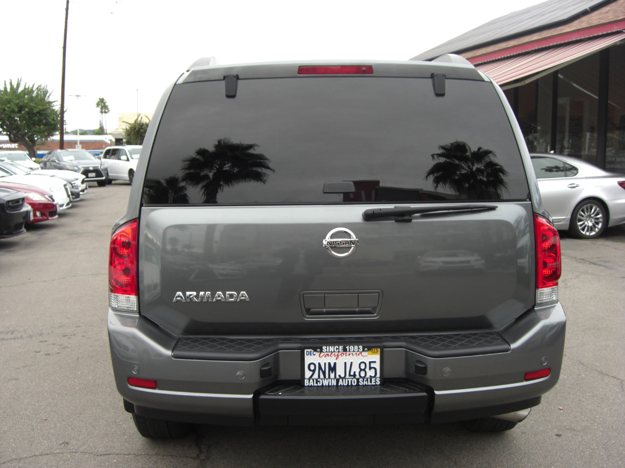 Used 2015 Nissan Armada SV image 11
