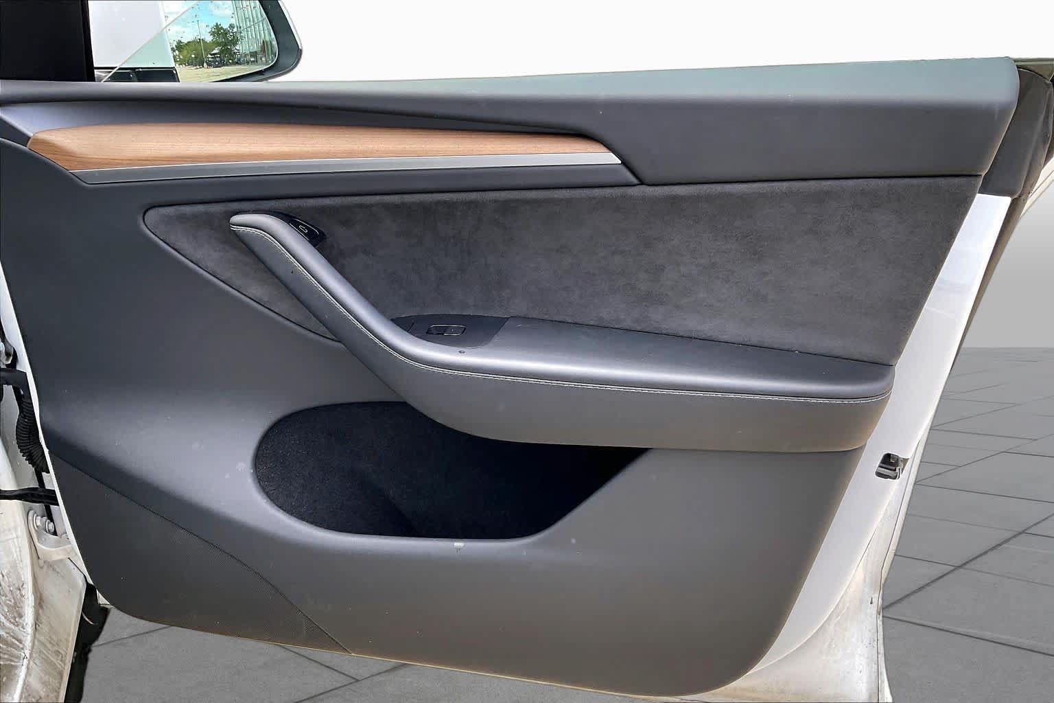 Used 2023 Tesla Model Y AWD image 20