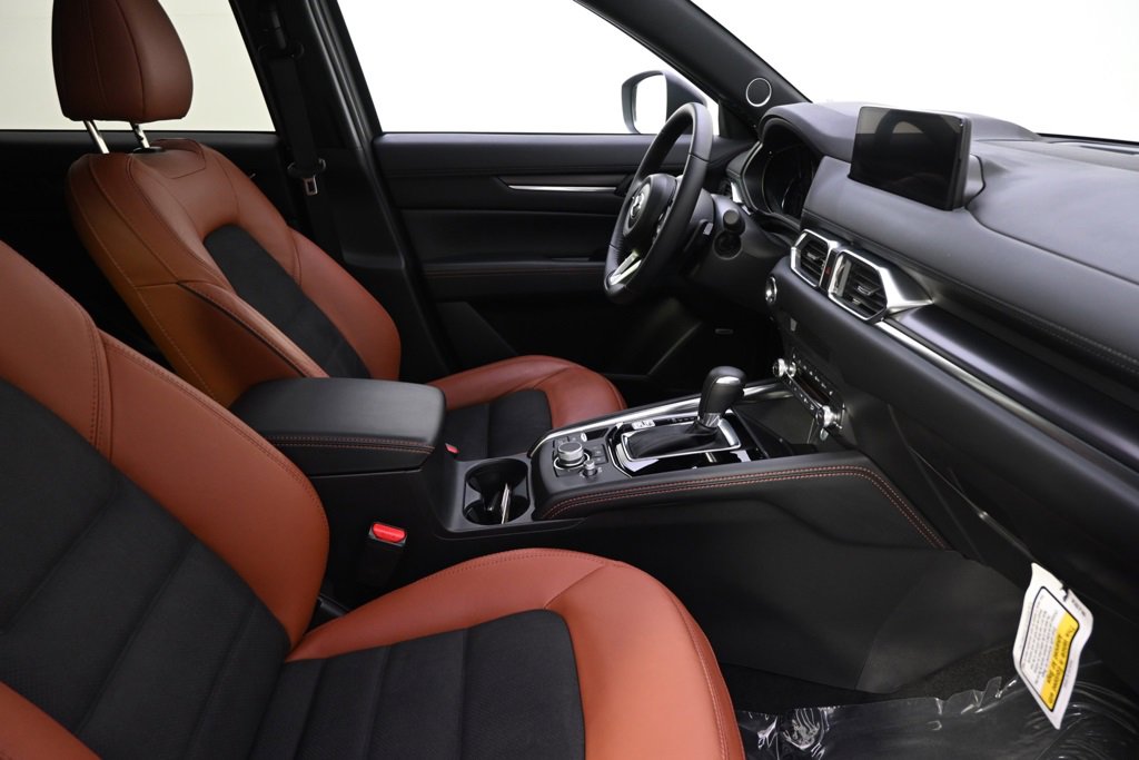 Certified 2025 MAZDA CX-5 Carbon Edition image 17