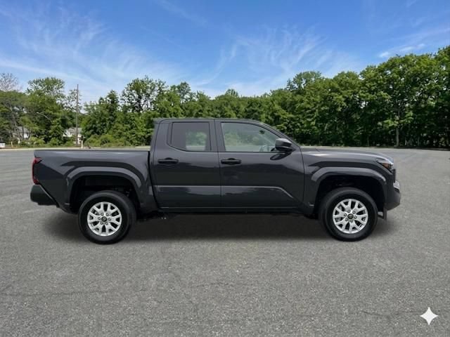 Used 2025 Toyota Tacoma SR w/ SR Upgrade Package AWD/4WD image 10