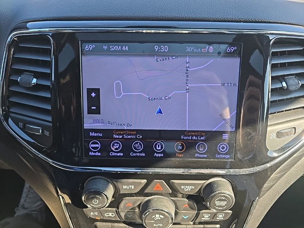 Used 2019 Jeep Grand Cherokee Altitude AWD/4WD image 22