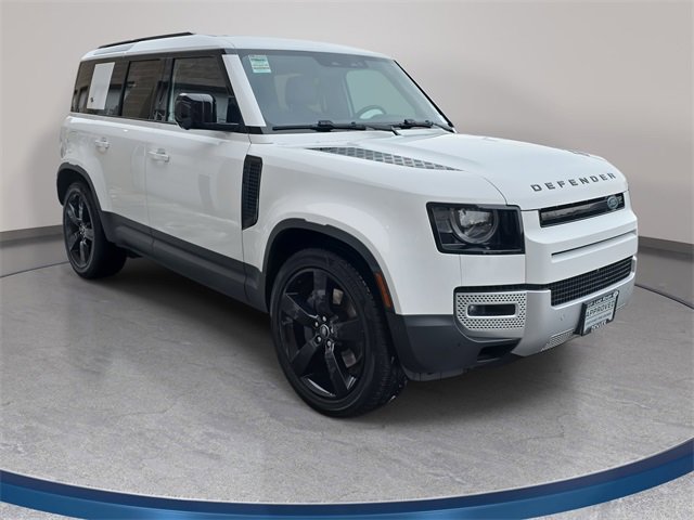 Used 2023 Land Rover Defender 110 SE image 3