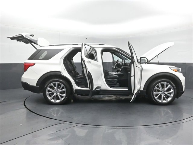 Certified 2022 Ford Explorer Platinum w/ Equipment Group 601A image 60