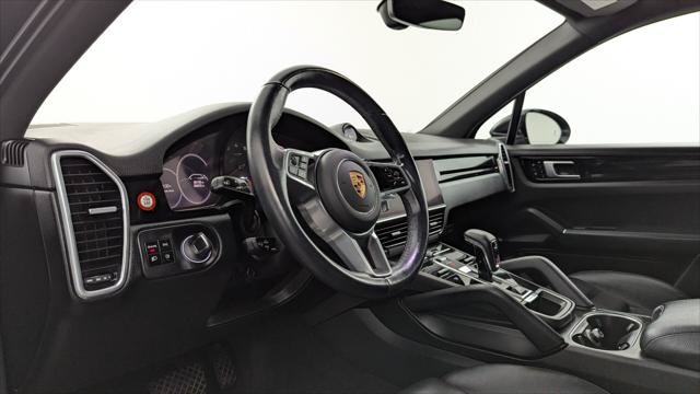 Used 2021 Porsche Cayenne w/ Premium Package AWD/4WD image 22