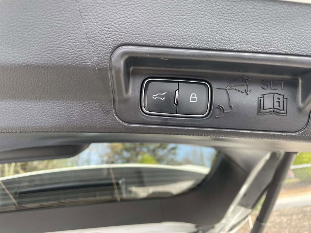 Used 2025 Ford Explorer ST-Line w/ ST-Line Street Pack image 48
