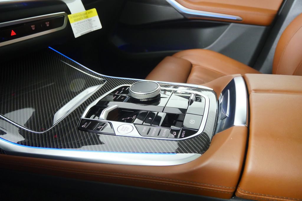 Certified 2025 BMW X7 M60i image 30