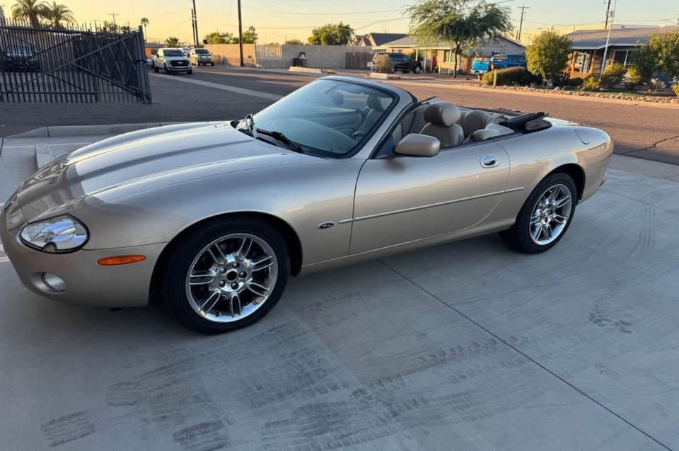 Used 2002 Jaguar XK8 Convertible image 4