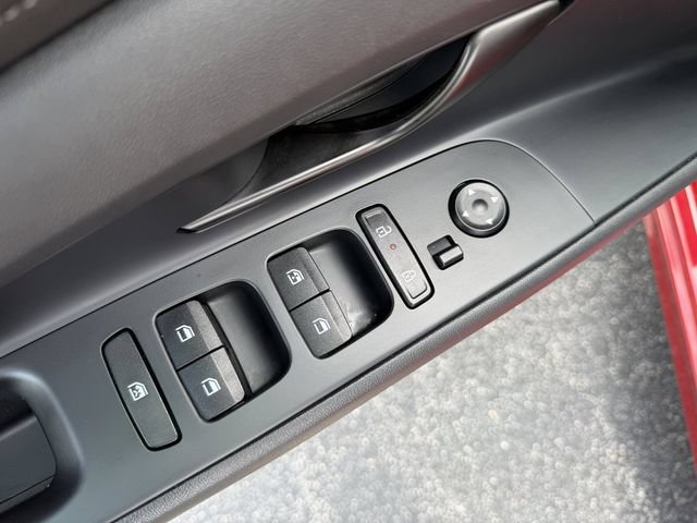 Used 2025 Hyundai Elantra Sport FWD image 10