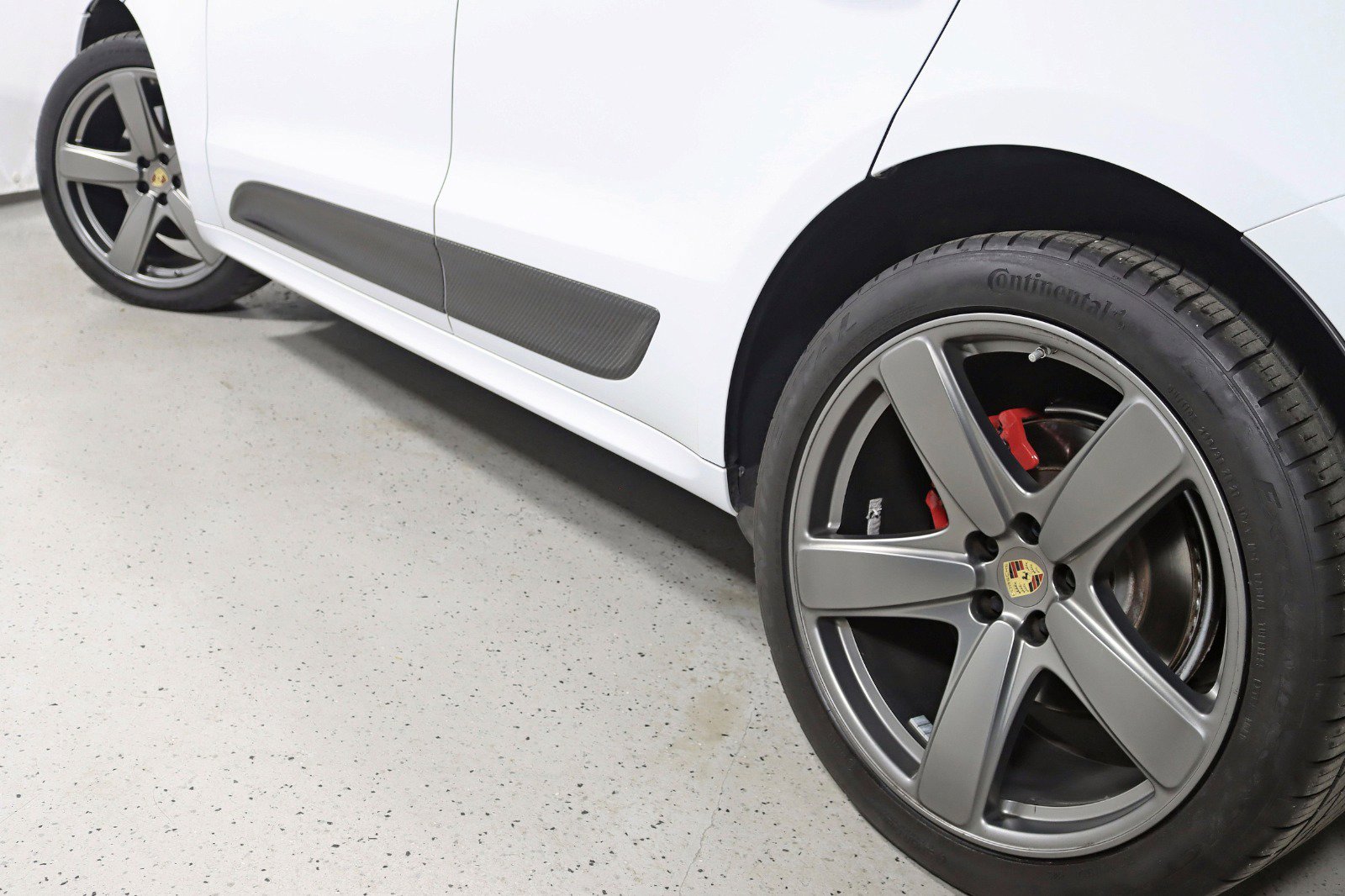 Used 2018 Porsche Macan GTS AWD/4WD image 13