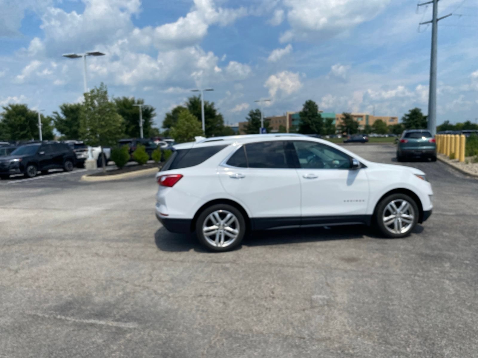 Used 2020 Chevrolet Equinox Premier AWD/4WD image 19