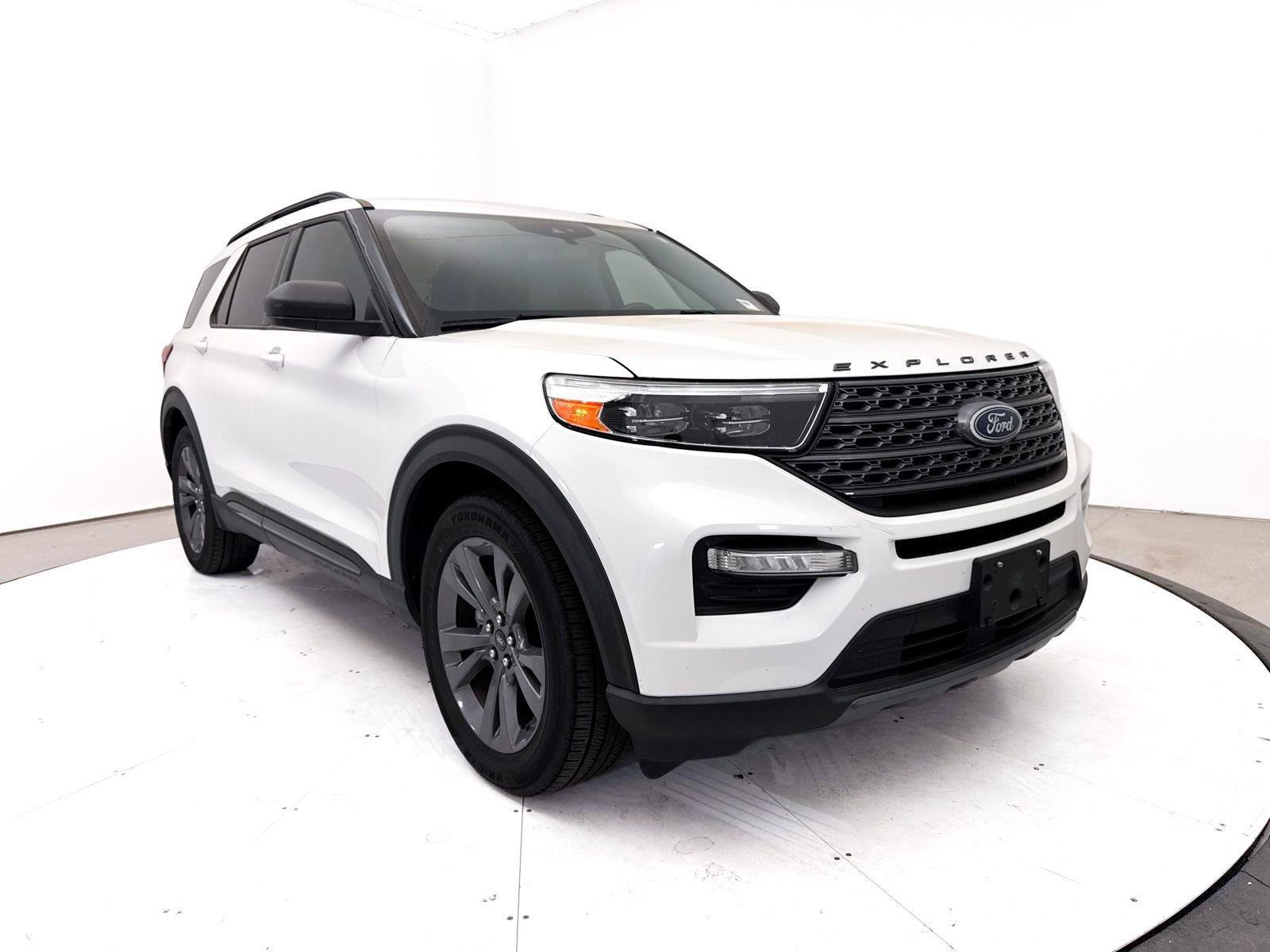 Used 2021 Ford Explorer XLT w/ Equipment Group 202A RWD image 12