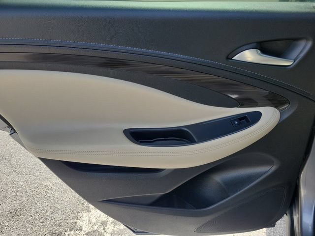 Used 2020 Buick Envision Preferred FWD image 13